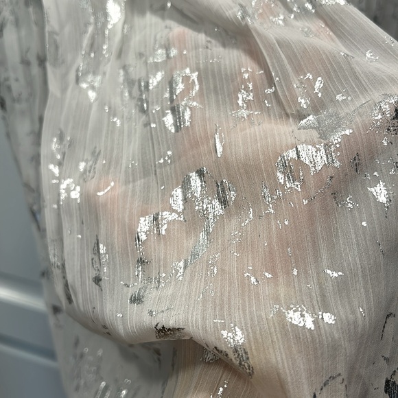 ✨ Abercrombie Kids ✨ Girls White Pleated Tank Top Cami Silver Foil Design 13/14 - Picture 6 of 8